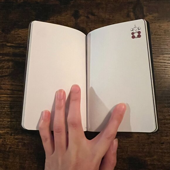 TOUS Magic Tricks Notebook featuring Kylie Minogue (2010's) Exclusive - Picture 2 of 4